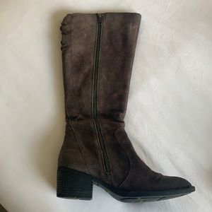 Born boots gray suede size 9